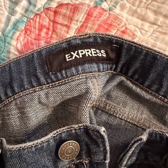 Express - Picture 3 of 8